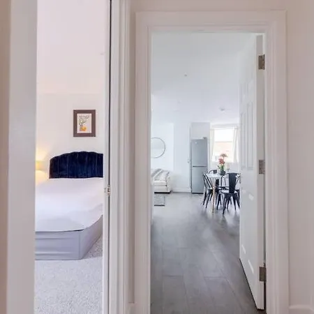 Vertigo Boutique Sleeps 4 London Kingston upon Thames  Exterior photo