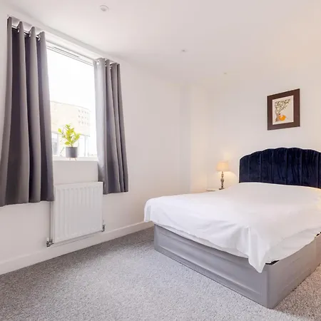 Vertigo Boutique Sleeps 4 London Kingston upon Thames  Exterior photo