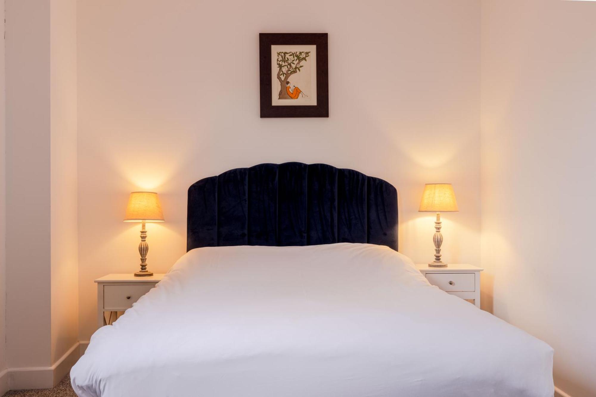 Vertigo Boutique Sleeps 4 London Apartment *