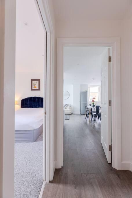 Vertigo Boutique Sleeps 4 London * Kingston upon Thames (Greater London)